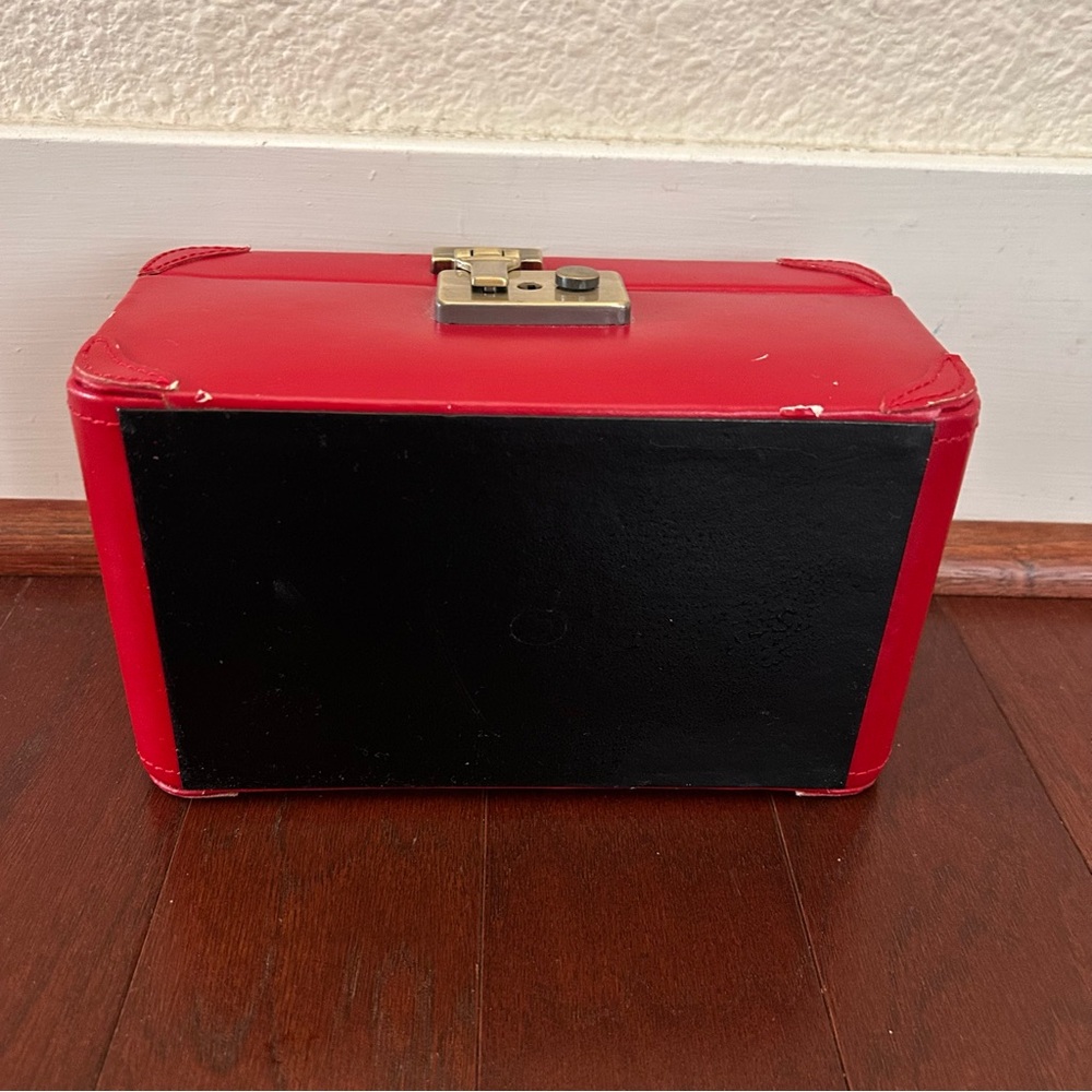 Red Lockable Jewelry Box w/ Mirror Travel Case Insert Key & Velvet Compartments - Picture 13 of 15